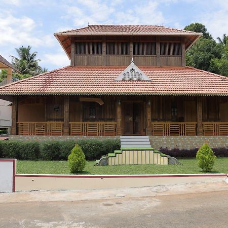 Apartament Jackroot Heritage Athirappilly Kallana Zewnętrze zdjęcie